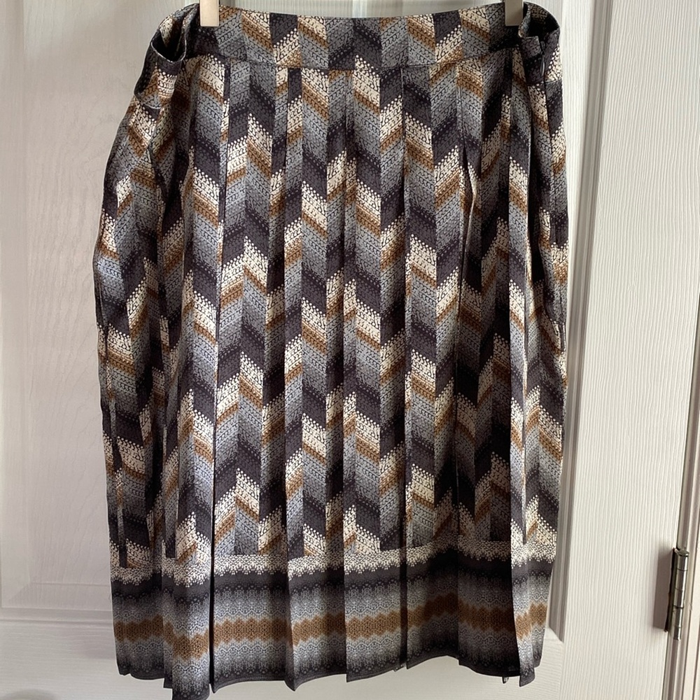Talbots Pleated Chevron Print Skirt, like new 16P, gray/black/gold/taupe/cream